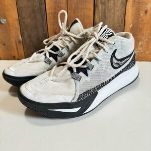 Nike Kyrie Basketball Shoes